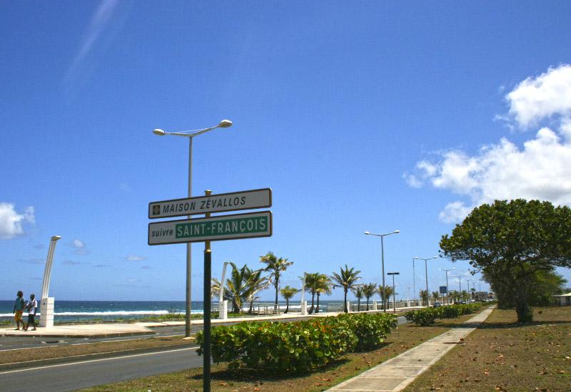 The Maritime Boulevard of the town of Le Moule is a privileged place to walk