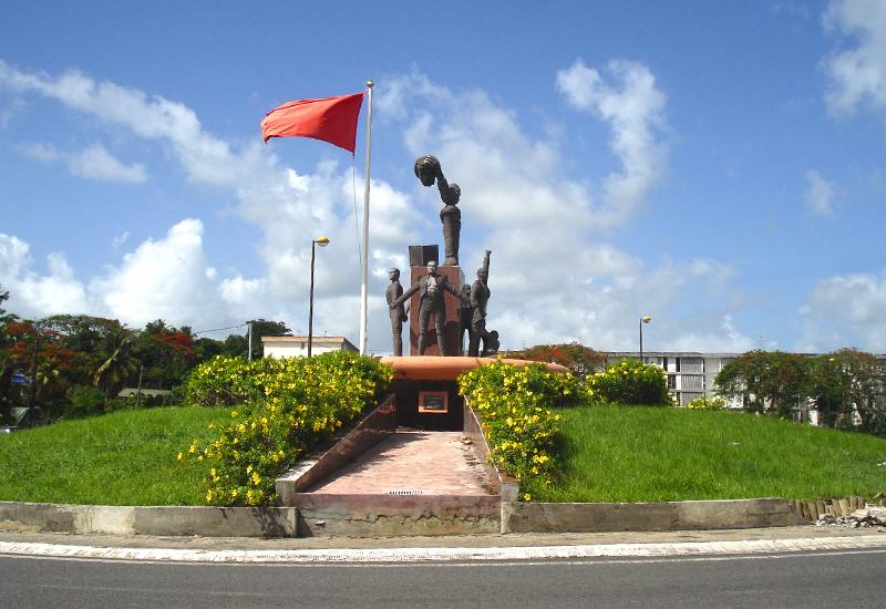  The Memorial of the Sacrifice of Delgrès, at the roundabout of Baimbridge