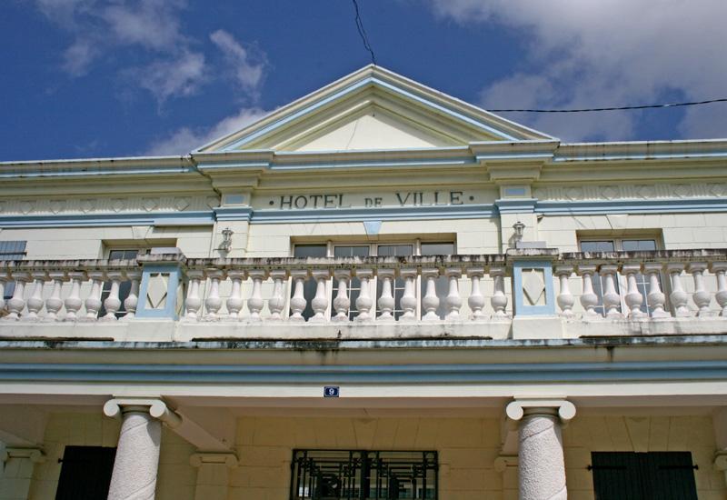  City Hall, Port Louis. Neoclassical style inspired by the forms of the period of antiquity