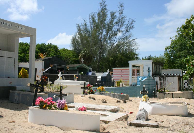 Seaside cemetery - Port-Louis. Frequently used zinc sheets