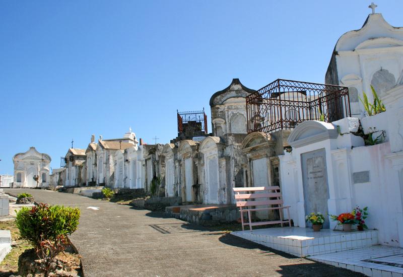 Pointe-à-Pitre Cemetery, Guadeloupe. Central Alley