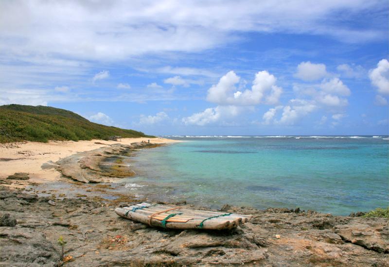 “Anse Feuillard, Capesterre de Marie-Galante, Guadeloupe. Beautiful blond sand band