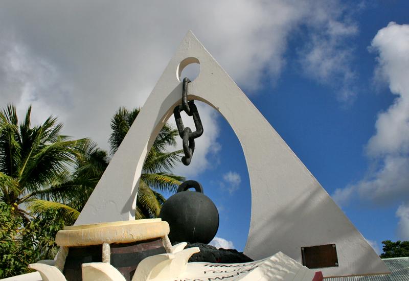 City of Saint François, monument to the memory of slaves, broken chain, message of freedom