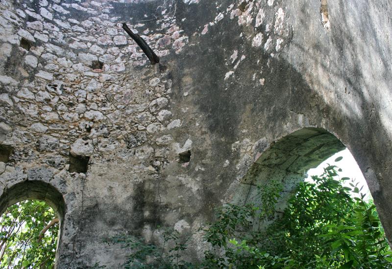Mayoumbé mill. Ashlar arched openings