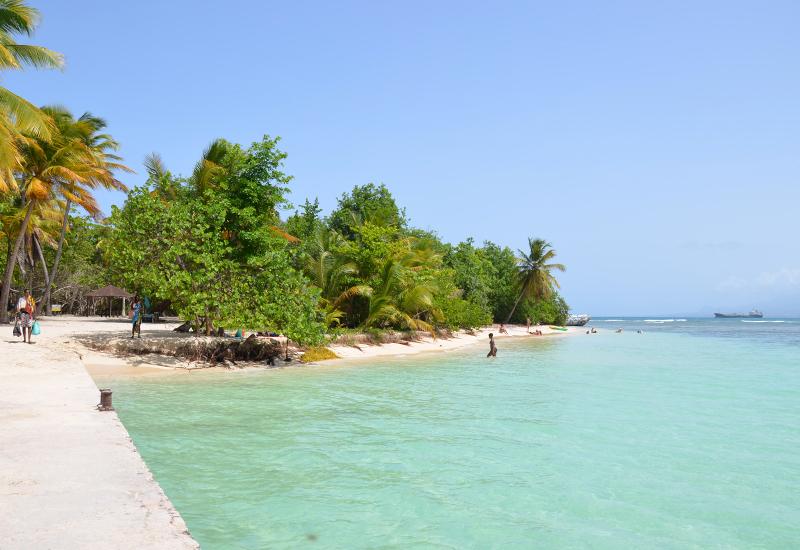 Ilet du Gosier: turquoise water and sandy beach