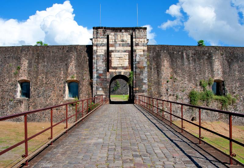 Fort Delgrès - Basse-Terre in Guadeloupe: entrance porch