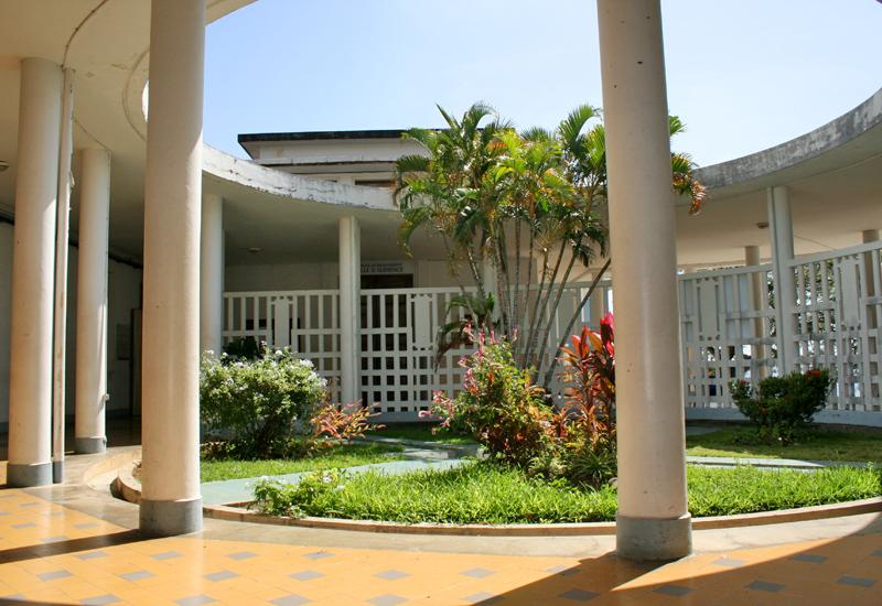  Courthouse - Basse-Terre: the circular patio