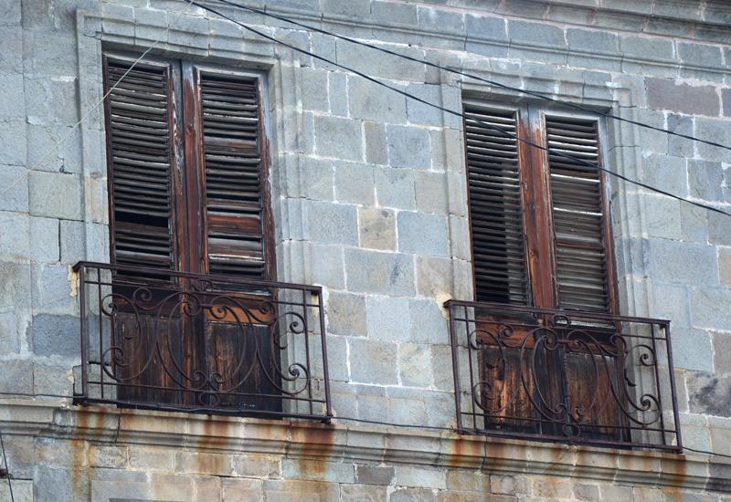  Basse-Terre, Maison Chapp: French windows, wrought iron balconies