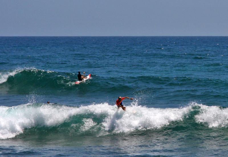 Surfers confirmed as beginners come to Anse Salabouelle