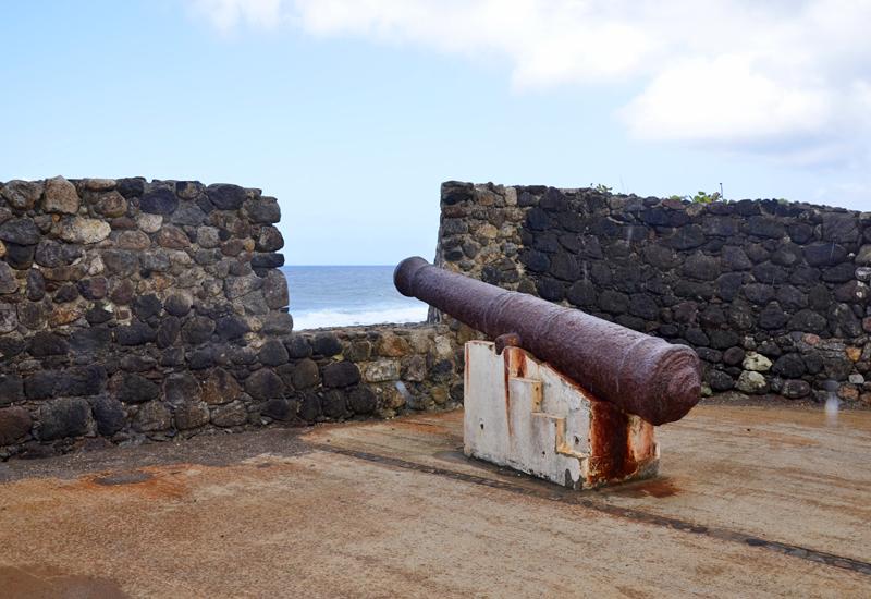 Grande Anse battery, only one gun remains