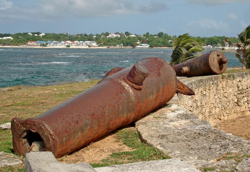Guadeloupe - The Mold, Fort, anchor and cannons