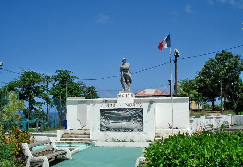 War Memorial, located at Cheikh Anta Dio Avenue