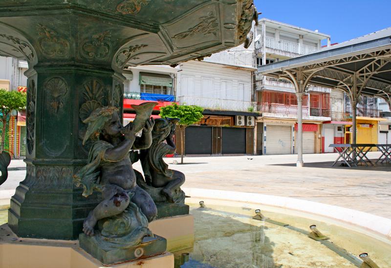  Central market, cherubs of the public fountain called 