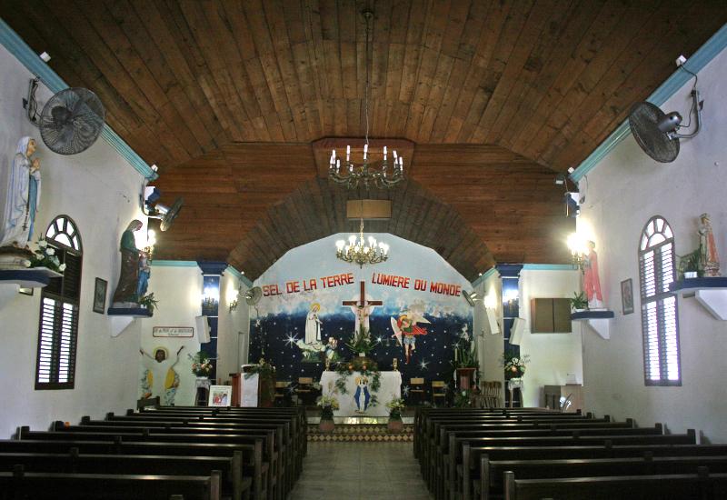 Église N.D. de l'Assomption, Terre-de-Haut, Guadeloupe. Nave and choir beautifully paneled