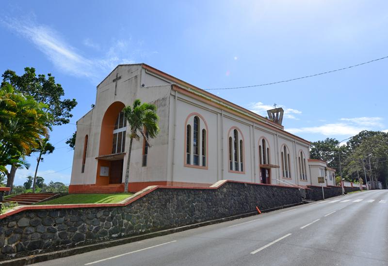 Guadeloupe. The Sainte-Thérèse de l'enfant Jésus Church in Petit-Bourg: imposing, without transept