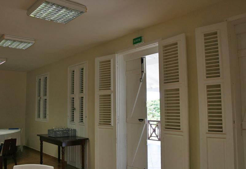  Baie-Mahault, Colonial House. Traditional louvered windows