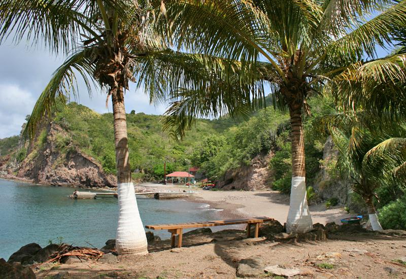 “Anse à dos“ in Terre-de-Bas (Guadeloupe), a well protected cove