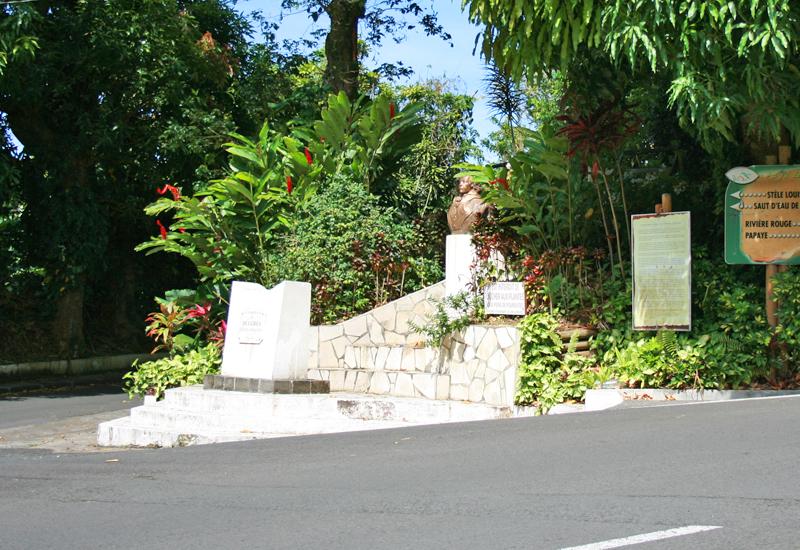 Stele built on the road du Morne Savon