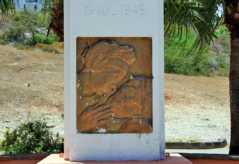  War memorial - Sainte-Anne: evocative bas-relief