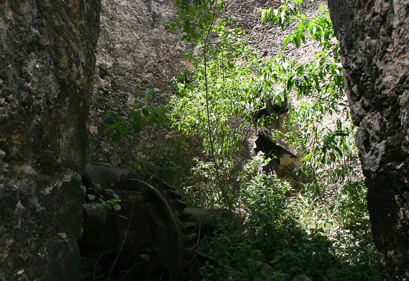 Moulin de Budan, city of Anse-Bertrand. Part of the mechanism is still there