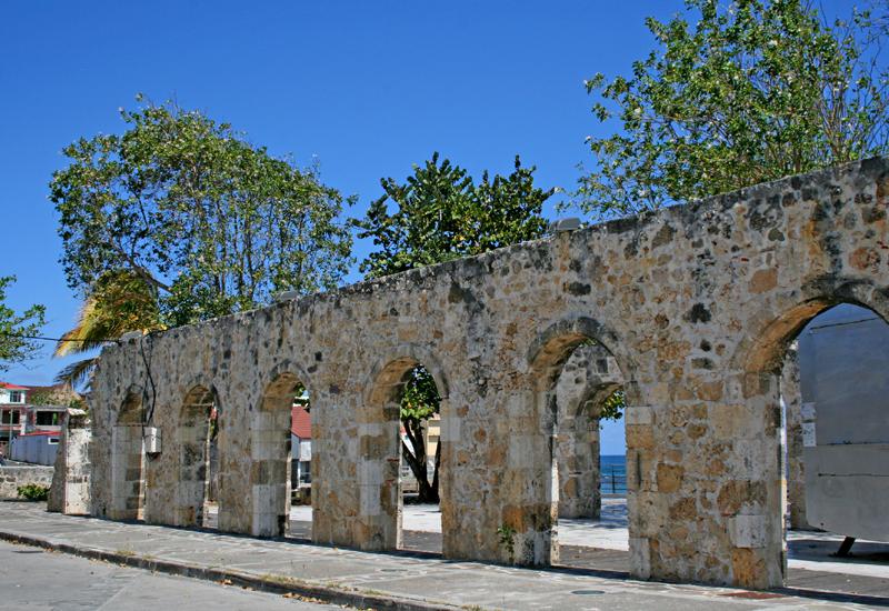 Espace Wizosky - Le Moule, Guadeloupe: arcade wall of the old factory