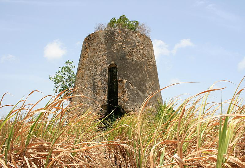  Moulin de Plaisance - Port-Louis: frustoconical, built in freestone